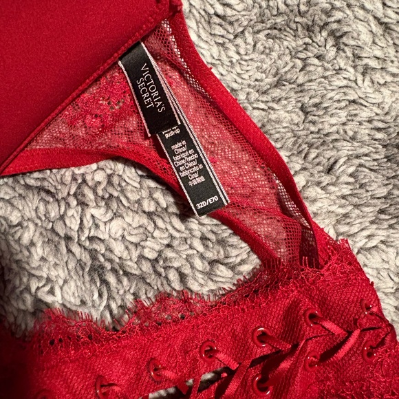 Victoria's Secret Red Lace Bra Set - Picture 7 of 7